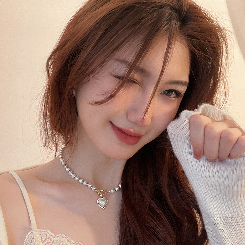 Light Extravagant Love Heart Female Clavicle Chain Choke Best Selling Pearl