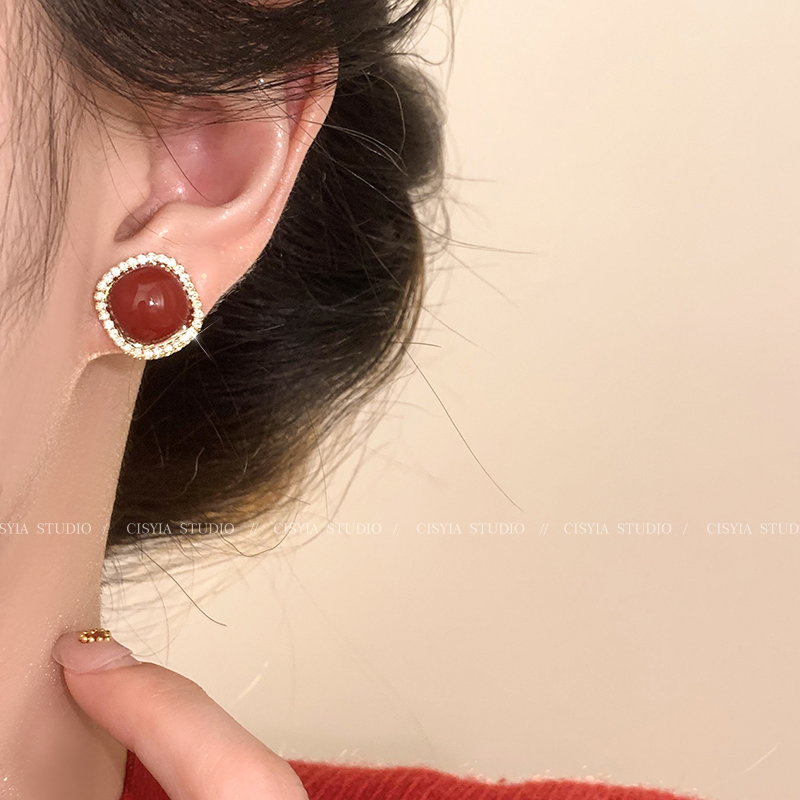 Glossy Zircon Red Stud Earring Women's 2025 New Arrival Retro Exquisite Beautiful Earrings Accessible Luxury Fancy Elegant Earrings