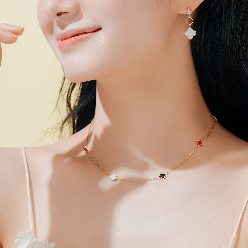 Fashion Titanium Steel Necklace Women's Sweet Accessory Clover