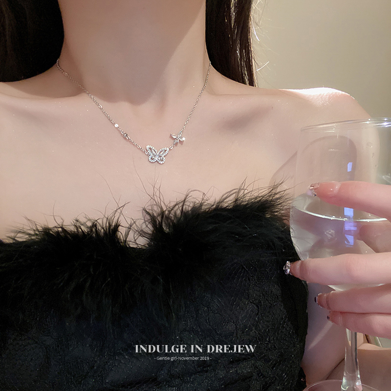 Zircon Butterfly Necklace for Women Classy Stylish Niche Style Temperament Clavicle Chain 2025 New Arrival Best Selling Necklace Accessories