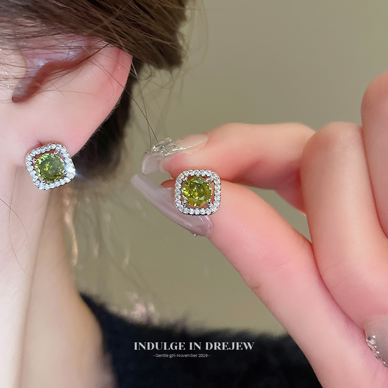 Minimalist Square Zircon Stud Earrings Accessible Luxury Fancy Elegant Earrings 2025 New Arrival Top-Selling Product Fashion Delicate Earrings Women