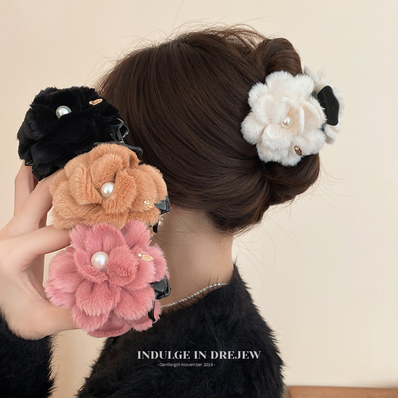Summer Stuffed Flower Hair Clip Female Fancy 2025 New Arrival Pearl Barrettes Back Head Shark Clip Western Style Hair Accessories
