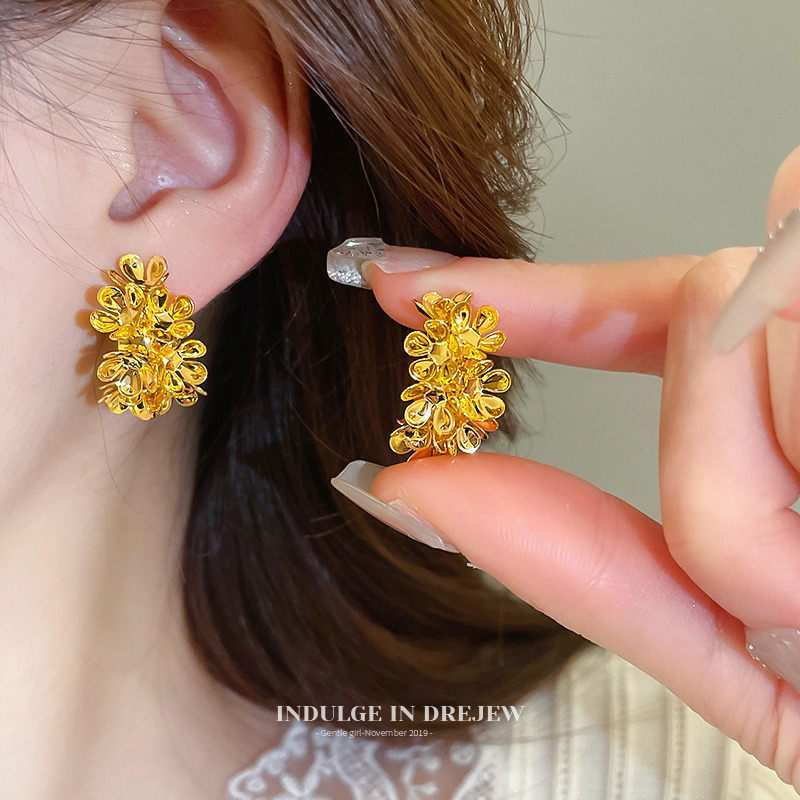 Retro Gold Three-Dimensional Flower Stud Earrings Accessible Luxury Fancy Elegant Generous Earrings 2025 New Arrival Best Selling Earrings for Women