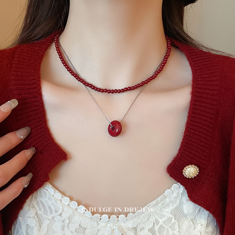 Retro Red Beaded Necklace Fancy Light Luxury Minority Pendant Clavicle Chain Female New Arrival Necklace New Year Accessories