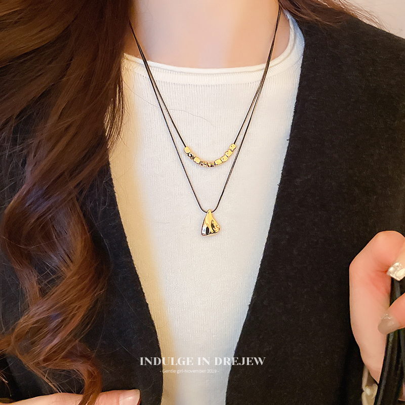 Double Layer Twin Snake Bones Chain Necklace Female New Arrival Gold Pendant Sweater Chain Accessible Luxury Fancy Fashion Elegant Accessories