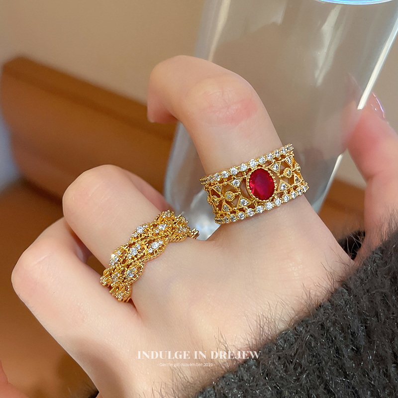 Court Retro Golden Ring Women Light Luxury High-Grade Index Finger Ring Classical Nostalgic 2025 New Hand Jewelry
