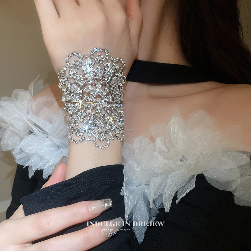 Silver Exquisite Wrist Flower Bridal Wedding High-End Bracelet Toast Clothing Accessories Accessible Luxury Fancy Bracelet for Women