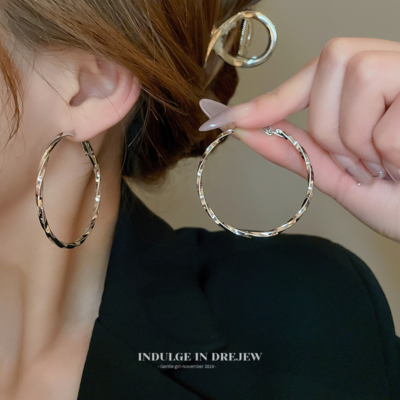 Sweet Cool Rotate Twisted Earring Ring/Stud Earring Women 2025 New Arrival Hot-Selling Earrings Accessible Luxury Fancy Niche Style Delicate Earrings