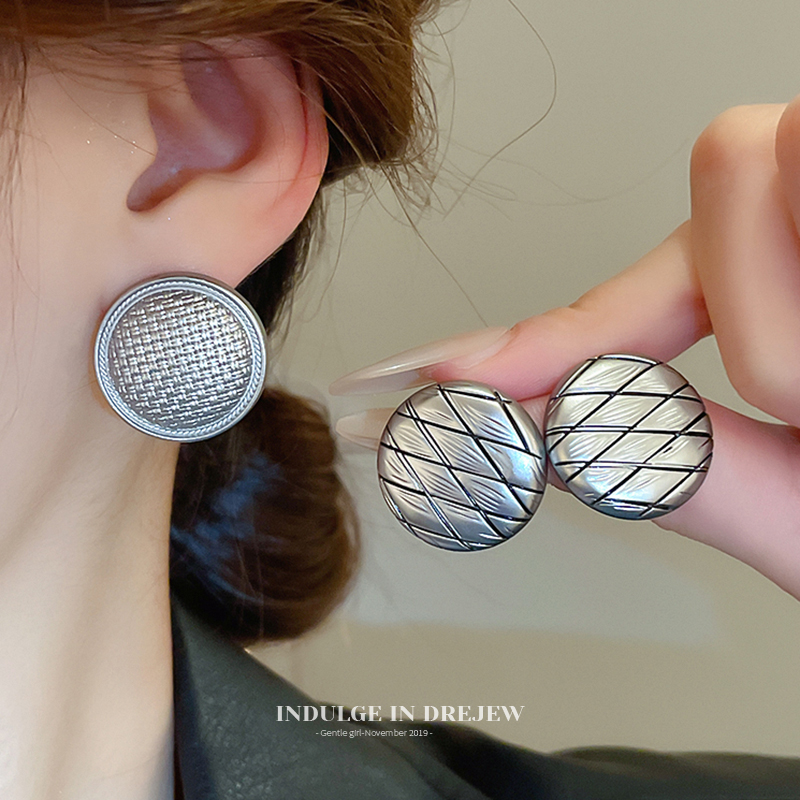 Silver round Gingham Stud Earrings for Women Niche Style Design Sense Earrings 2025 New Arrival Best Selling Fancy Frosty Style Earrings