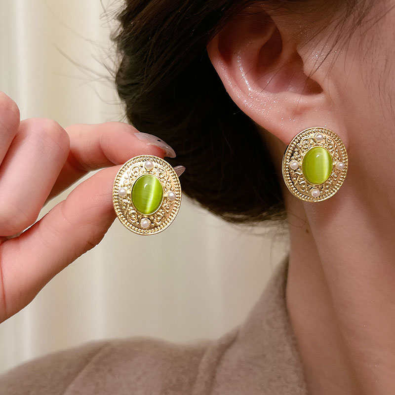 Retro Fancy Green Ear Studs Female 2025 New Arrival Best Selling Minimalist Elegant Special Interest Earrings Mori All-Match Earrings