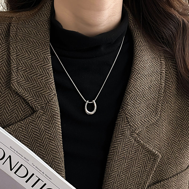 Fancy Accessible Luxury Necklace Female Fall and Winter Fashion Sweater Chain 2024 New Arrival Special-Interest Design Clavicle Chain Neck Chain Accessories