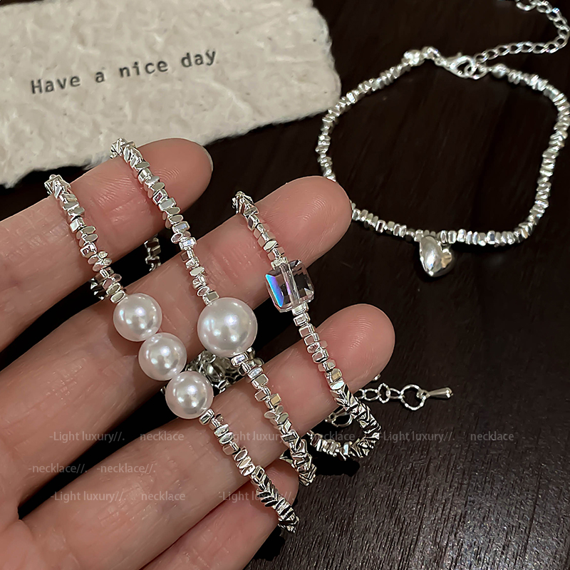 Fancy Accessible Luxury Delicate Pearl Small Pieces of Silver Bracelet for Women 2024 New Arrival Best Selling Minority All-Match Bracelet Carrying Strap
