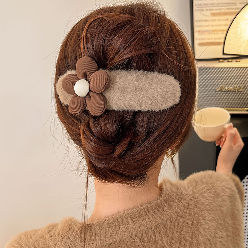 Stuffed Flower Duckbill Clip Large Fall and Winter Barrettes Female Back Head Plate Hair Volume Less Face Wash Clip Easiest for Match Hair Accessories
