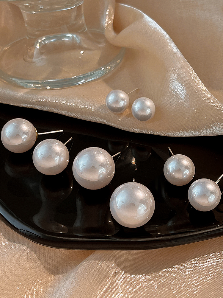 French Style Large Pearl Earrings Women's Fancy Niche Style Design Sense Earrings 2024 New Arrival Minimalist Elegant Summer Earrings