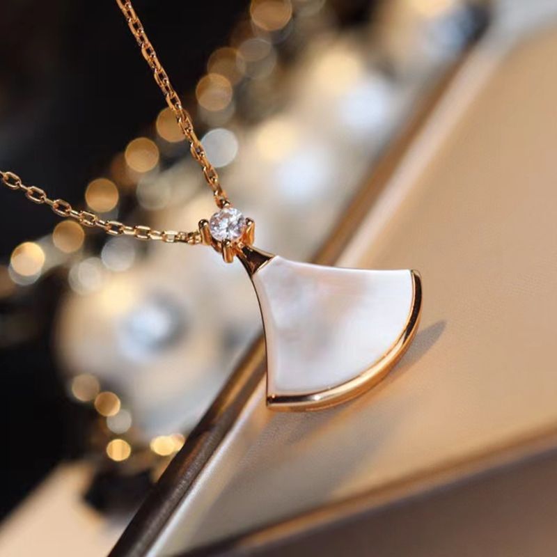 Fan-Shaped Bulgar Clavicle Chain Sterling Silver Natural White Shell