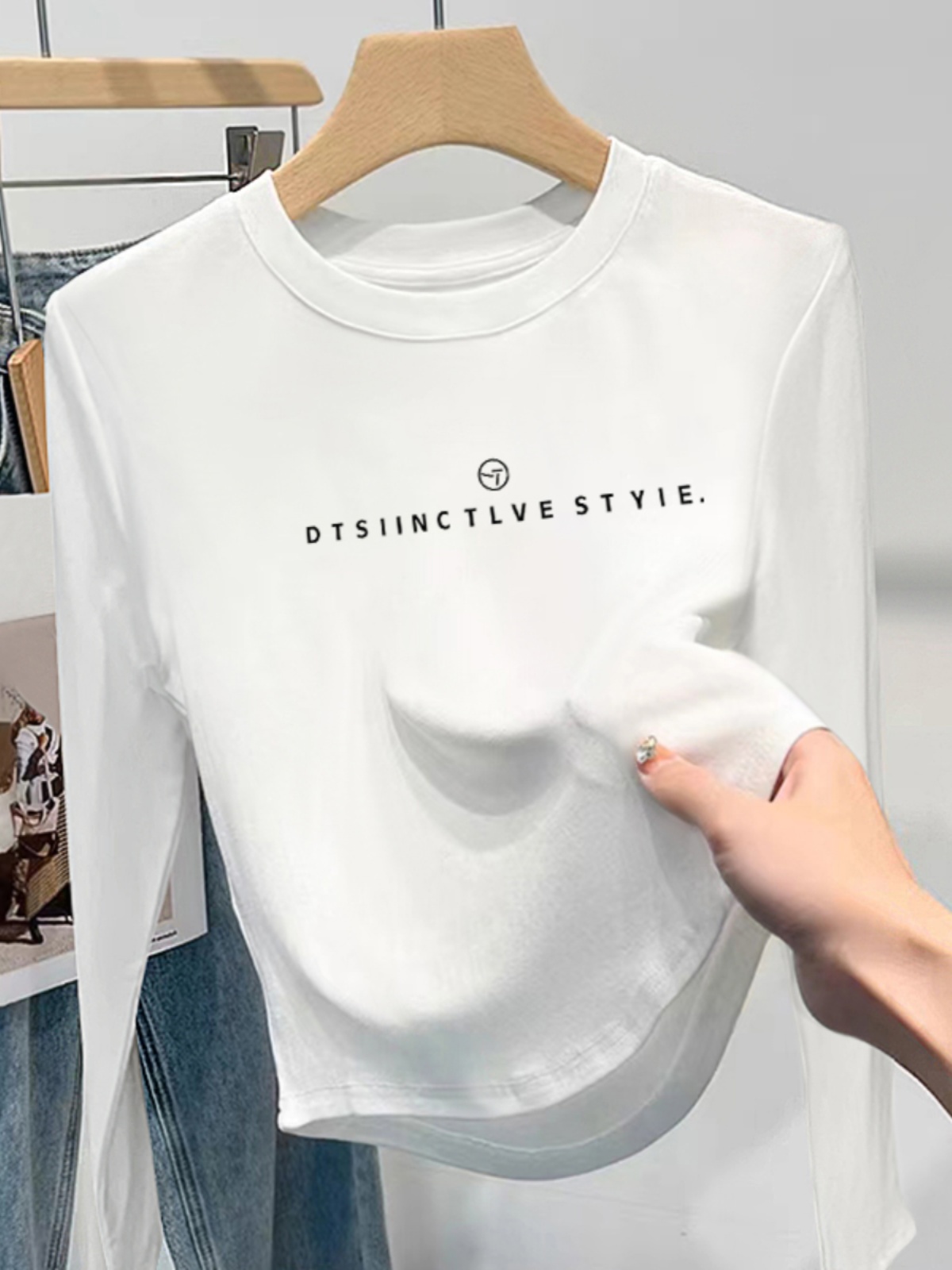 Thirteen Rows Women's White Bottoming Shirt Women's Spring and Autumn Long Sleeves T-shirt 2025 New Arrival Asymmetrical Short Tops
