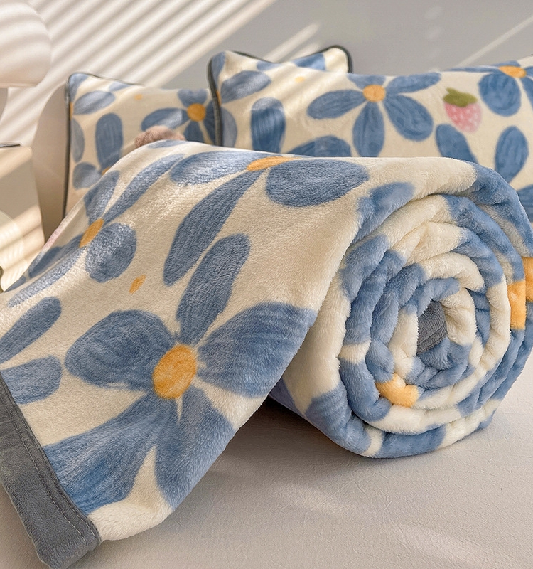 Blanket Milk Fiber Coral Flannel Autumn and Winter Air Conditioning Comforter Sofa Blanket Office Lunch Break Blanket