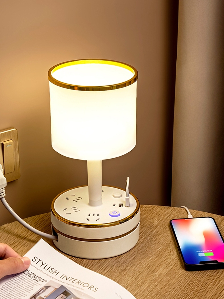 Minimalist Table Lamp Accessible Luxury Fancy Bedside Lamp 2024 New Arrival Small Night Lamp Bedroom Sleep Light Night Nursing
