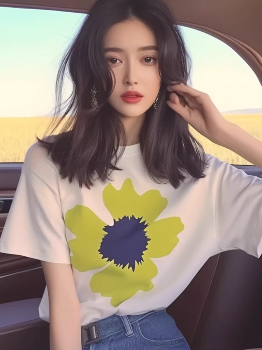 White Trendy Flower Print Short Sleeve T-Shirt Female 2025 Summer New Arrival Loose Slim Looking Small Shoulder Tops