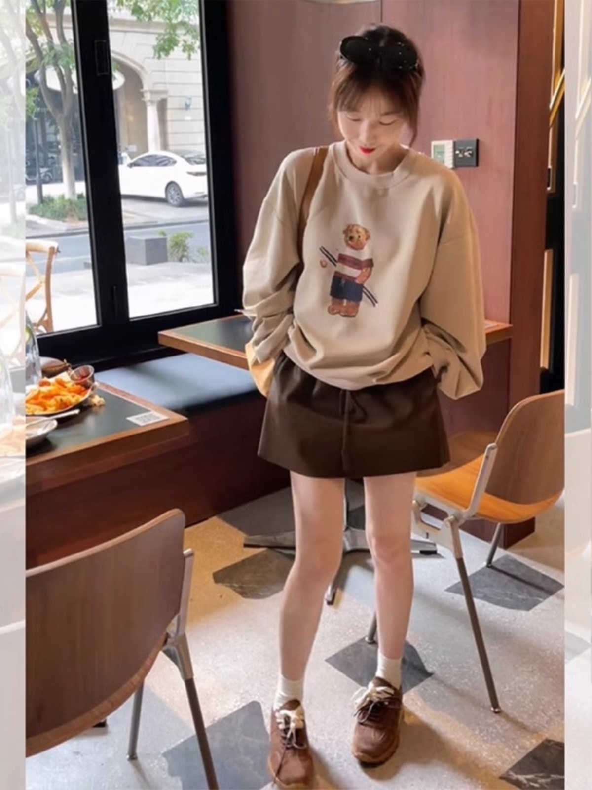 2025 Early Autumn Bear Print Shoulder Sweatshirt Women's Spring and Autumn Small Stylish Niche Style Long Sleeves Top without Hood