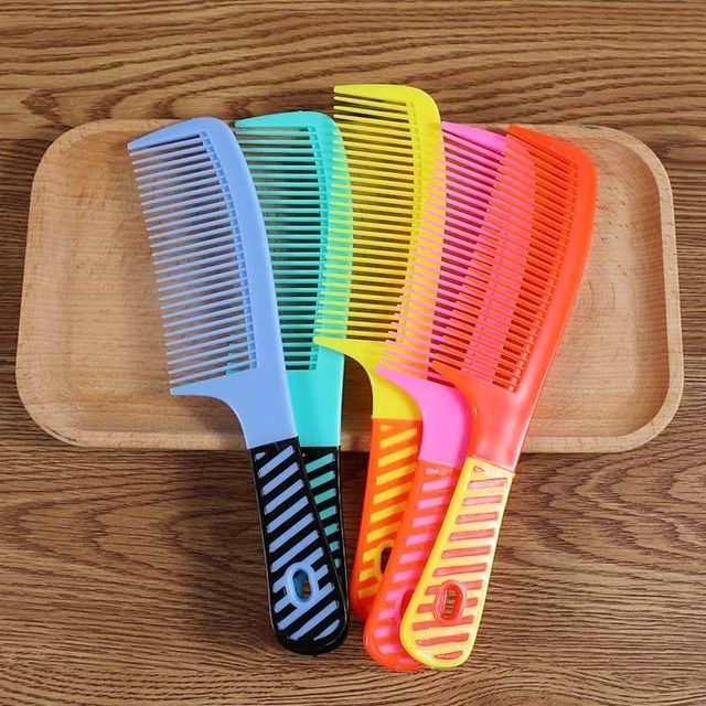 1 Color Comb 1 Small Mirror 1 Rhinestone Heafrope