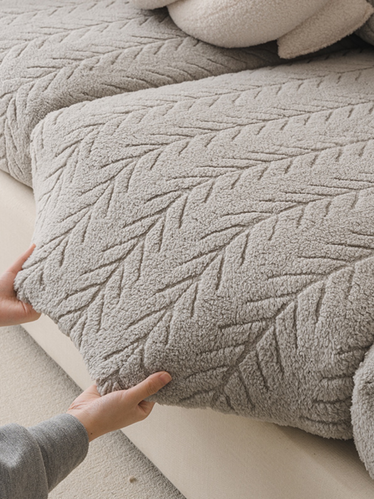 2025 New Arrival Sofa Cover High-Support High-Density Tower Velvet Autumn and Winter Heattech Anti-Scratching Minimalist Sofa Cover