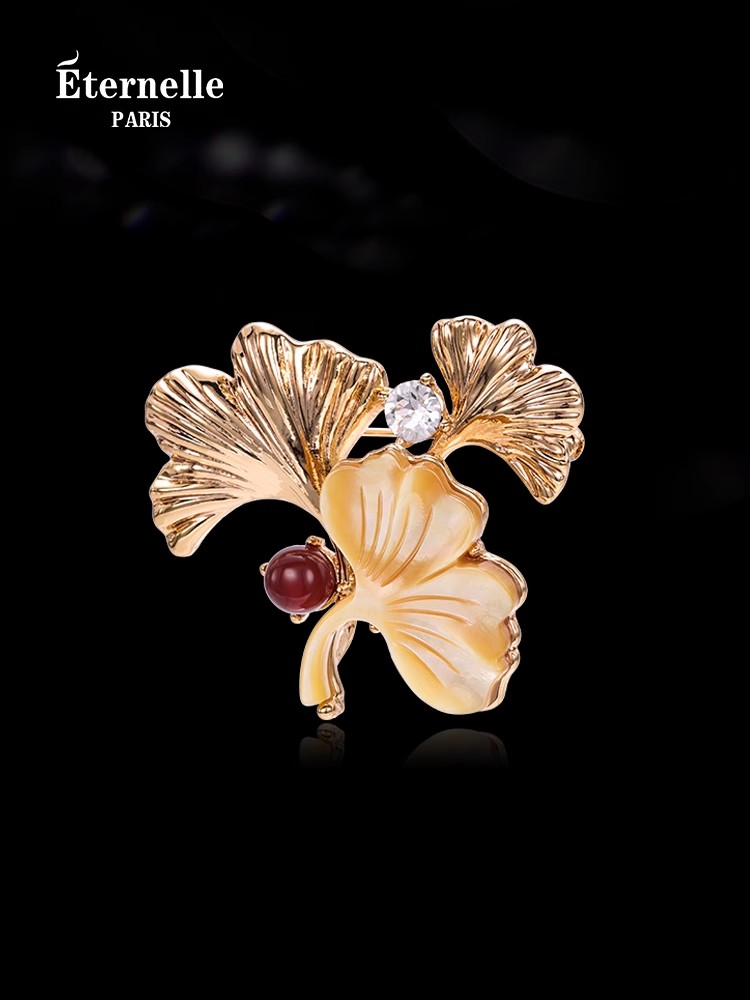 Eternelle French Eternal Light Ginkgo Brooch Temperament Accessories Women High-End Collar Pin Corsage New