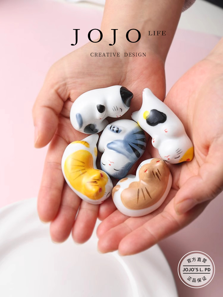 Jojo's L. Pd. Surprise. Chopstick Rack Cute Ceramic Cat Small Ornaments For Home Chopstick Holder | Surprised