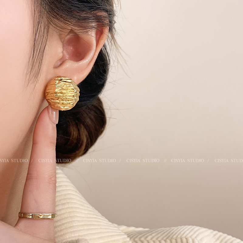 Texture Metal Gold Stud Earrings Women's Spring Accessible Luxury Fancy 2025 New Arrival Best Selling Elegant Eardrops Earrings
