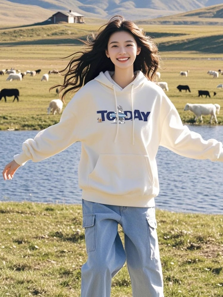 Fashion Western Style Leisure Milk White Hooded Cartoon Rabbit Sweatshirt Female 2025 New Arrival Fall Matching Slim Looking Tops