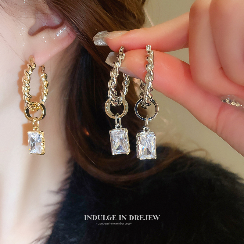 Retro Circle Twisted Texture Square Pendant Ear Clip Accessible Luxury Fancy Elegant Generous Earrings Exaggerated Earrings Women