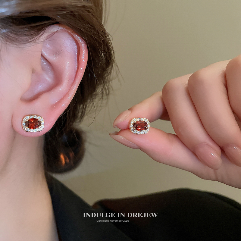 Small Rhinestone Square Stud Earrings Accessible Luxury Fancy Elegant Delicate Earrings 2025 New Arrival Top-Selling Product Fashion Earrings for Women