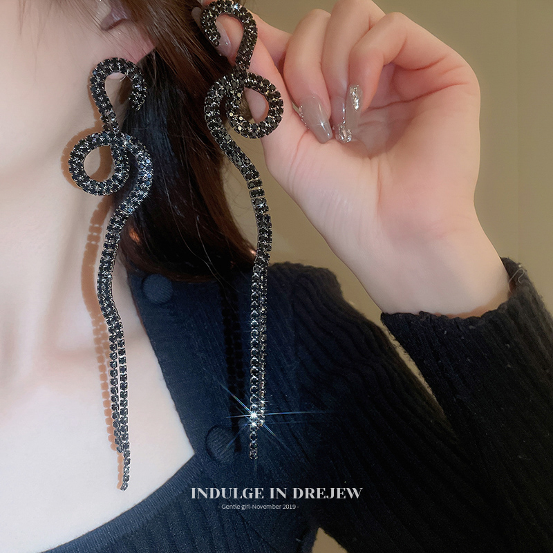 Black & Rhimestone Twisted Tassel Earrings for Women Accessible Luxury Fancy Elegant Earrings Slim Looking Exaggerated Banquet Dress Earrings