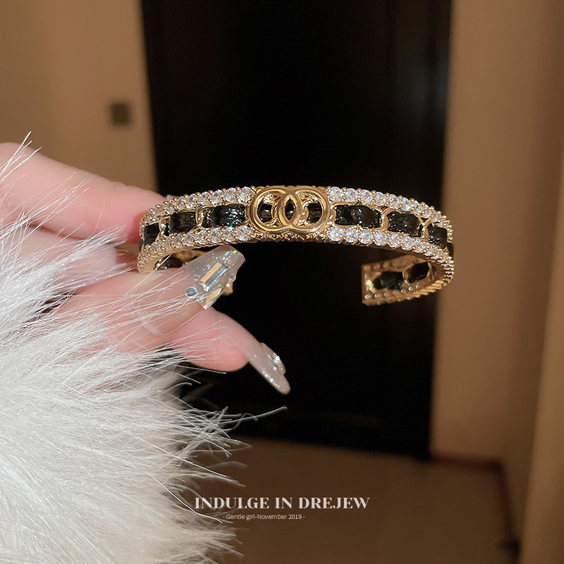 Vintage Zircon Bracelet Women's Light Luxury Minority Fancy Elegant Bracelet Accessory Stylish 2025 New Arrival Jewelry