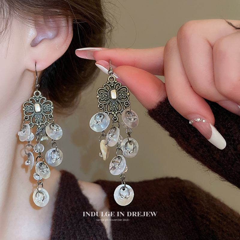 Vintage Shell Beaded Ear Hook Tassel Earrings 2025 New Arrival Best Selling Fancy Stud Earrings Elegant Exaggerated Earrings Women