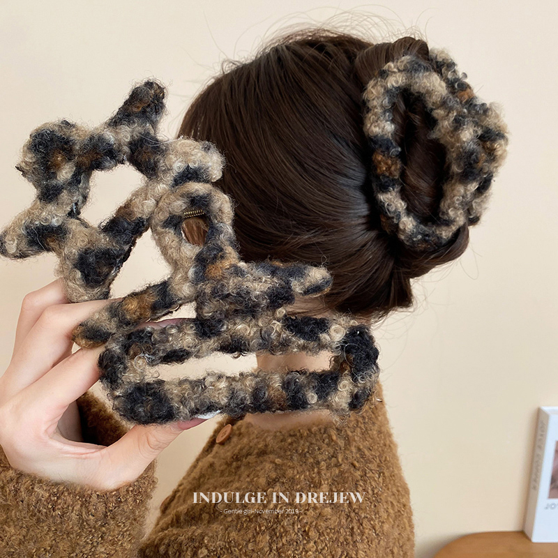 Maillard Fluffy Leopard Grip Female New Arrival Fancy Barrettes Back Head Shark Clip Retro Summer Hair Accessories
