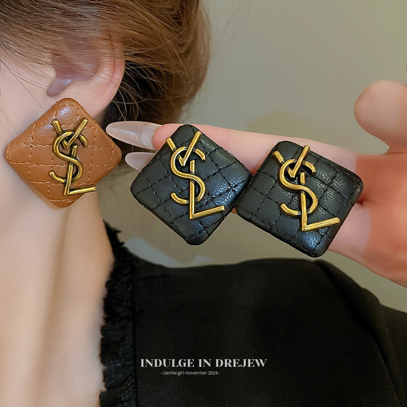 Black Chanel Style Leather Stud Earrings for Women 2025 New Arrival Hot-Selling Earrings Accessible Luxury Fancy Yang Shulin Earrings for Summer
