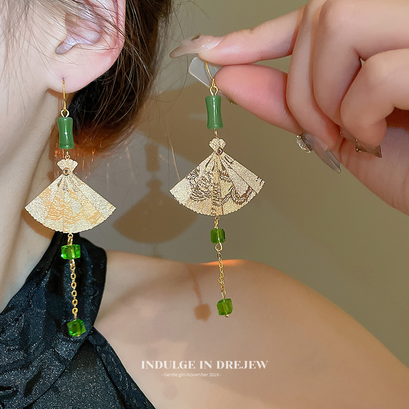 New Chinese Fan-Shaped Tassel Earrings 2025 New Arrival Best Selling Fancy Long Ancient Style Cheongsam Horse-Face Skirt Earrings Summer