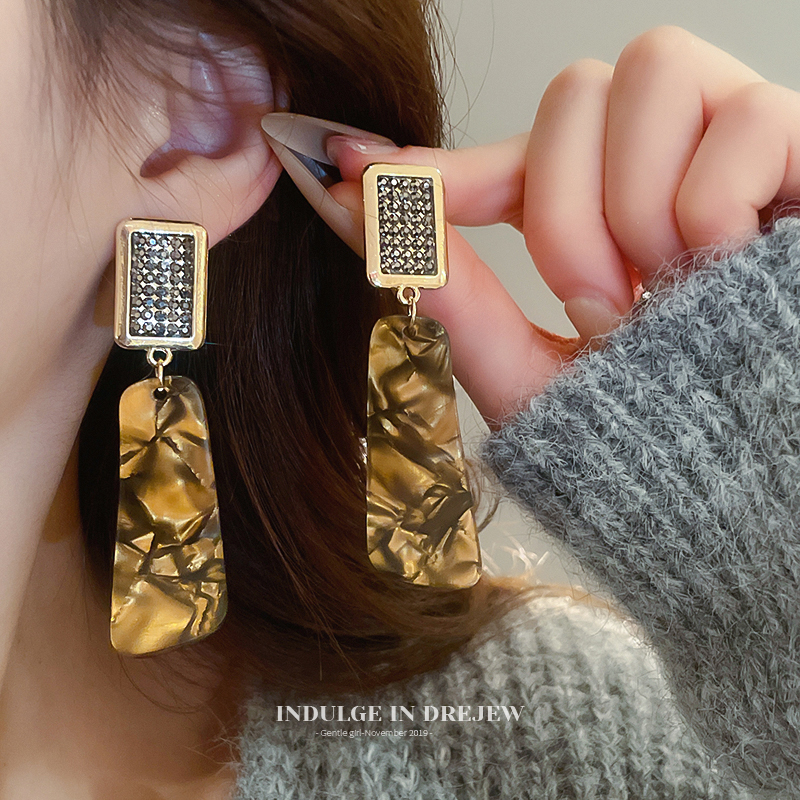Fashion Exaggerated Irregular Ear Studs 2025 New Arrival Best Selling Unique Earrings Accessible Luxury Fancy Generous Earrings Women