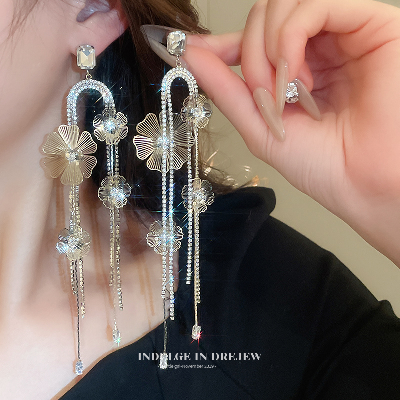 Fashion Beautiful Flowers Tassel Earrings Square and round Face Show Face Small Ear Studs Accessible Luxury Fancy Elegant Generous Earrings Women