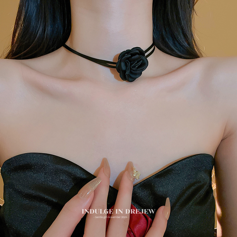 Flower Pearl Necklace New Arrival 2025 Best Selling Temperament Clavicle Chain Female Accessible Luxury Fancy Summer Necklace Accessories