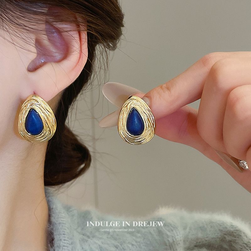 Middle Ancient Vintage Water Drop Ear Studs Accessible Luxury Fancy Elegant Earrings Palace Style Earrings for Women 2025 New Arrival
