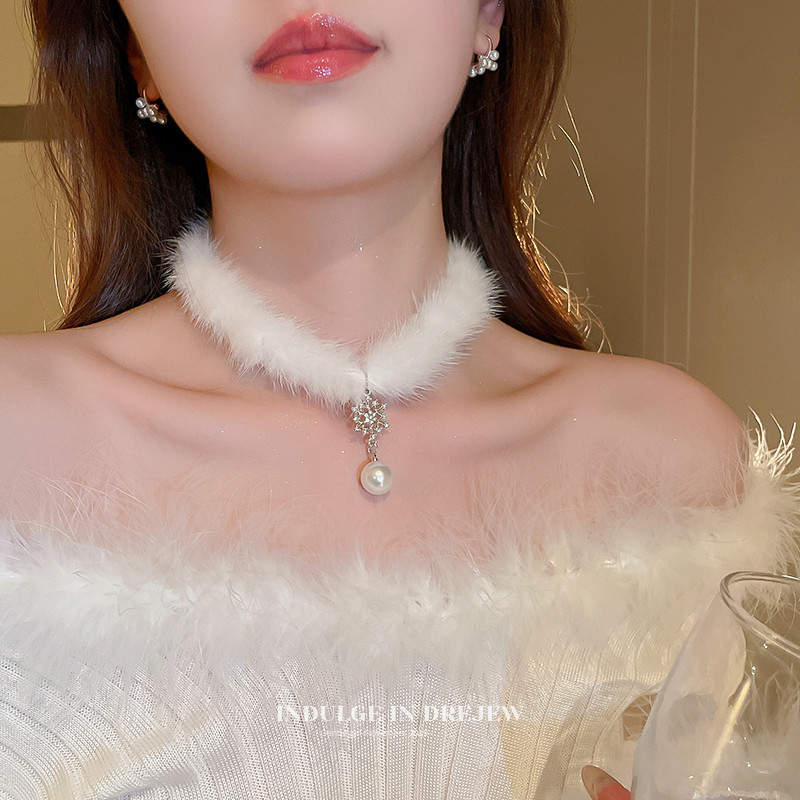 Stuffed Choker Pearl Necklace 2025 New Arrival Best Selling Christmas Summer Snowflake Sweater Chain Necklace