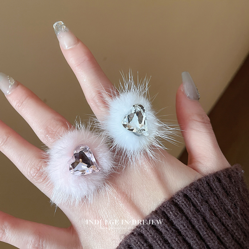 Winter Love Diamond Fur Ball Ring Women Light Luxury High Sense Index Finger Ring Niche Design Ring Furry Hand Jewelry