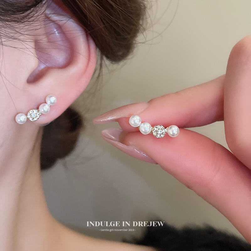 Simple Rhinestone Stick Pearl Stud Earrings for Women 2025 New Arrival Stud Earrings Accessible Luxury Fancy Niche Style Design Earrings