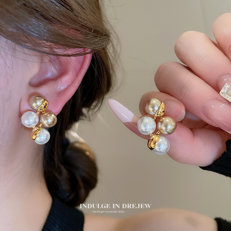 Cool Contrast Color Pearl Ball Stud Earrings Accessible Luxury Fancy Elegant Generous Earrings Niche Design Earrings Women
