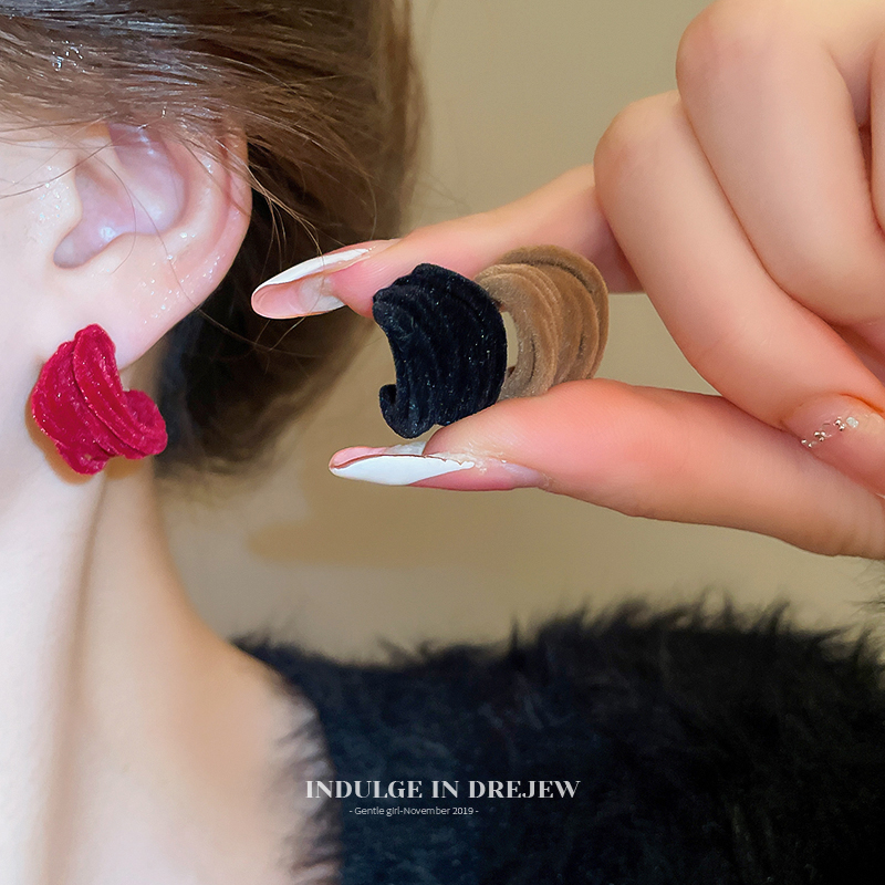 Wine Red Stuffed Small Ear Ring Ear Studs 2025 New Arrival Hot-Selling Earrings Accessible Luxury Fancy Summer Velvet Earrings