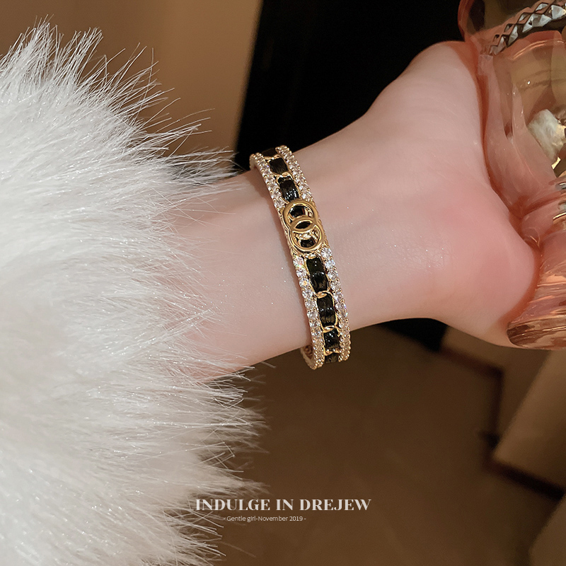 Vintage Zircon Bracelet Women's Light Luxury Minority Fancy Elegant Bracelet Accessory Stylish 2025 New Arrival Jewelry