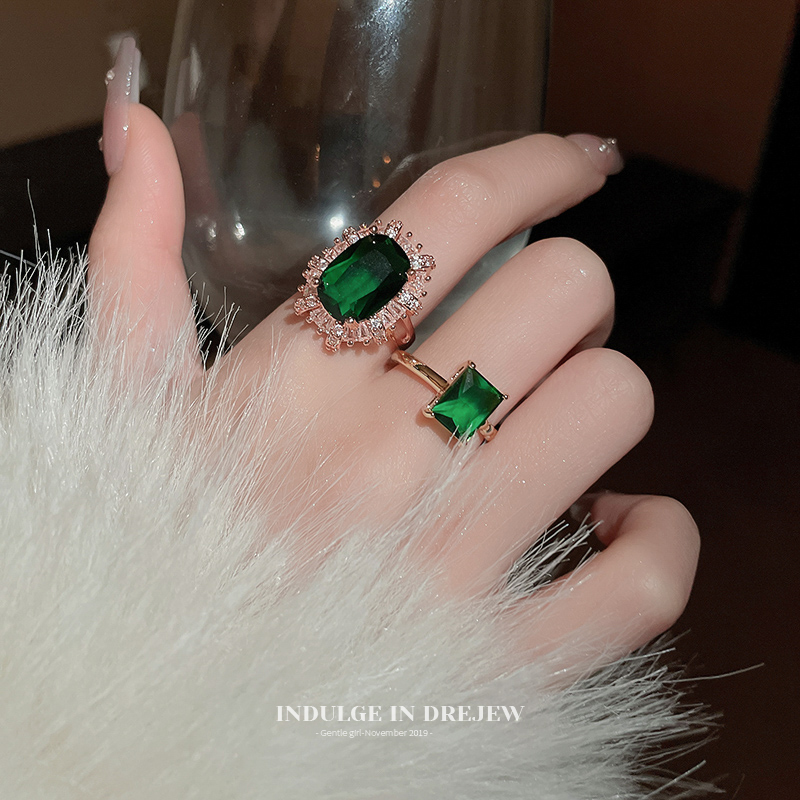 Emerald Ring Female Accessible Luxury Fancy Fashion Ring Special-Interest Design 2025 New Arrival Best Selling Personalized Bracelet