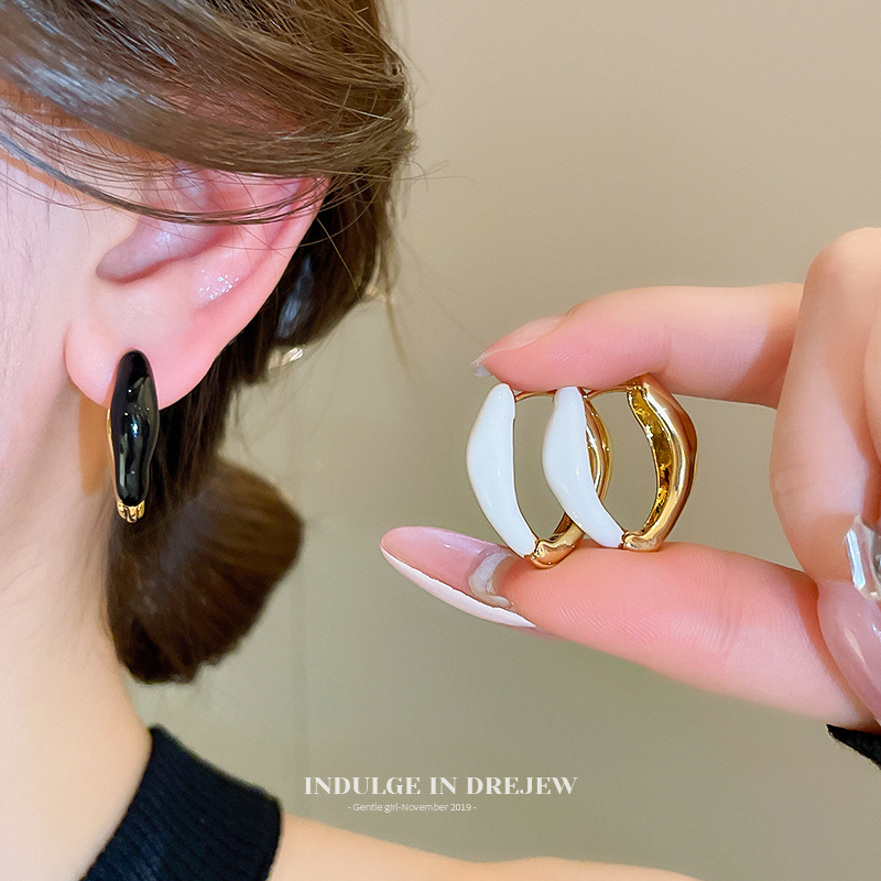 Asymmetrical Patchwork Oval Ear Clip 2025 New Arrival Best Selling All-Match Fashion Earrings Special-Interest Design Fancy Earrings